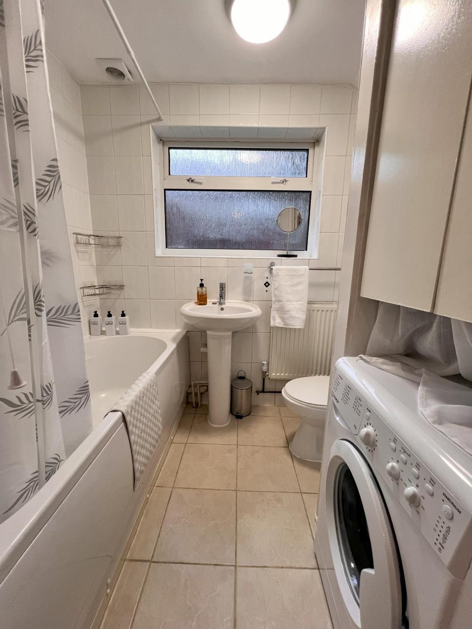 Holiday home Visit Luton With 2 Bedroom - Sleeps 6