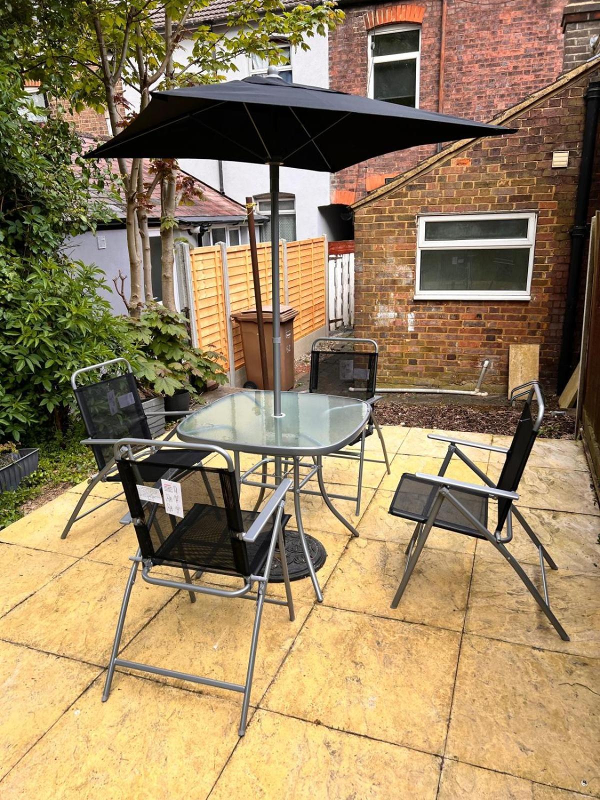 Holiday home Visit Luton With 2 Bedroom - Sleeps 6 *