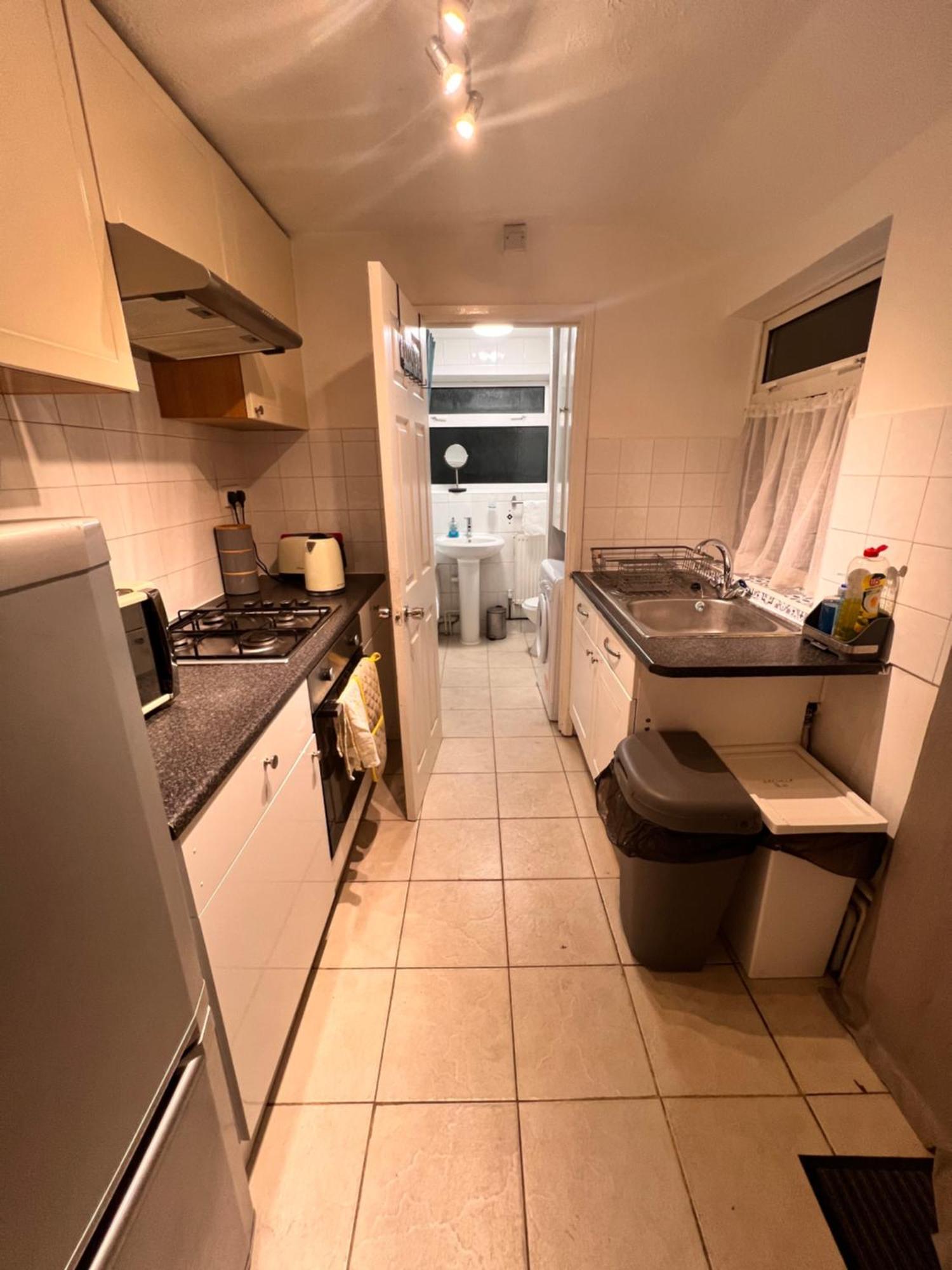 Holiday home Visit Luton With 2 Bedroom - Sleeps 6 Luton (Bedfordshire)
