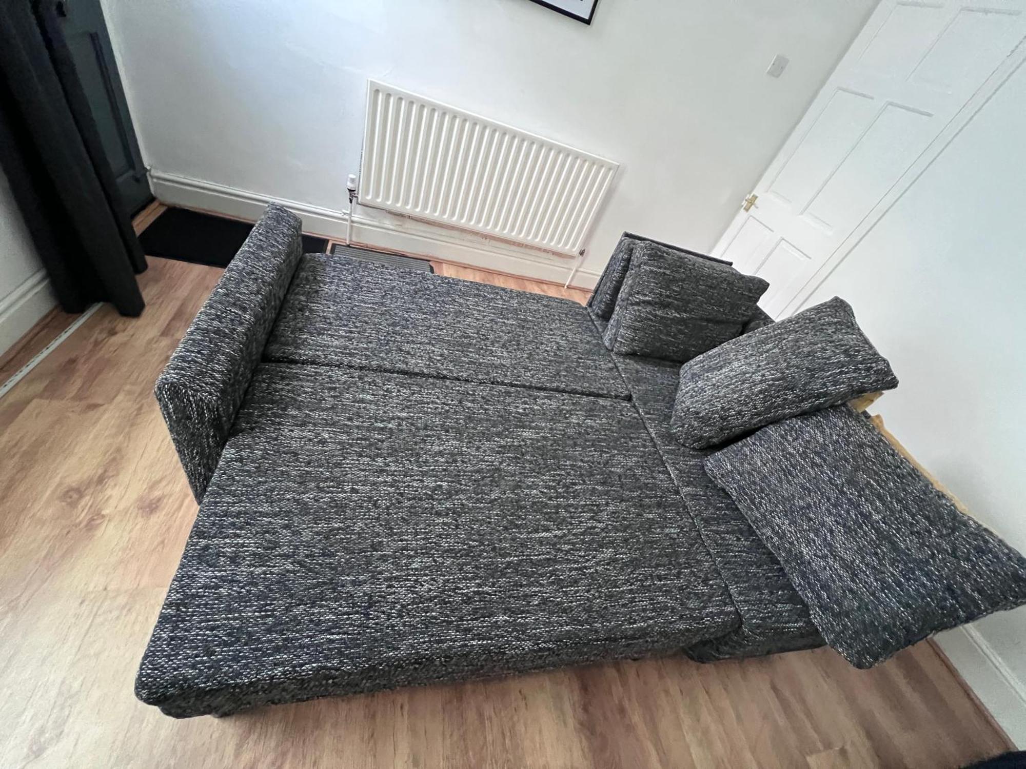 Visit Luton With 2 Bedroom - Sleeps 6