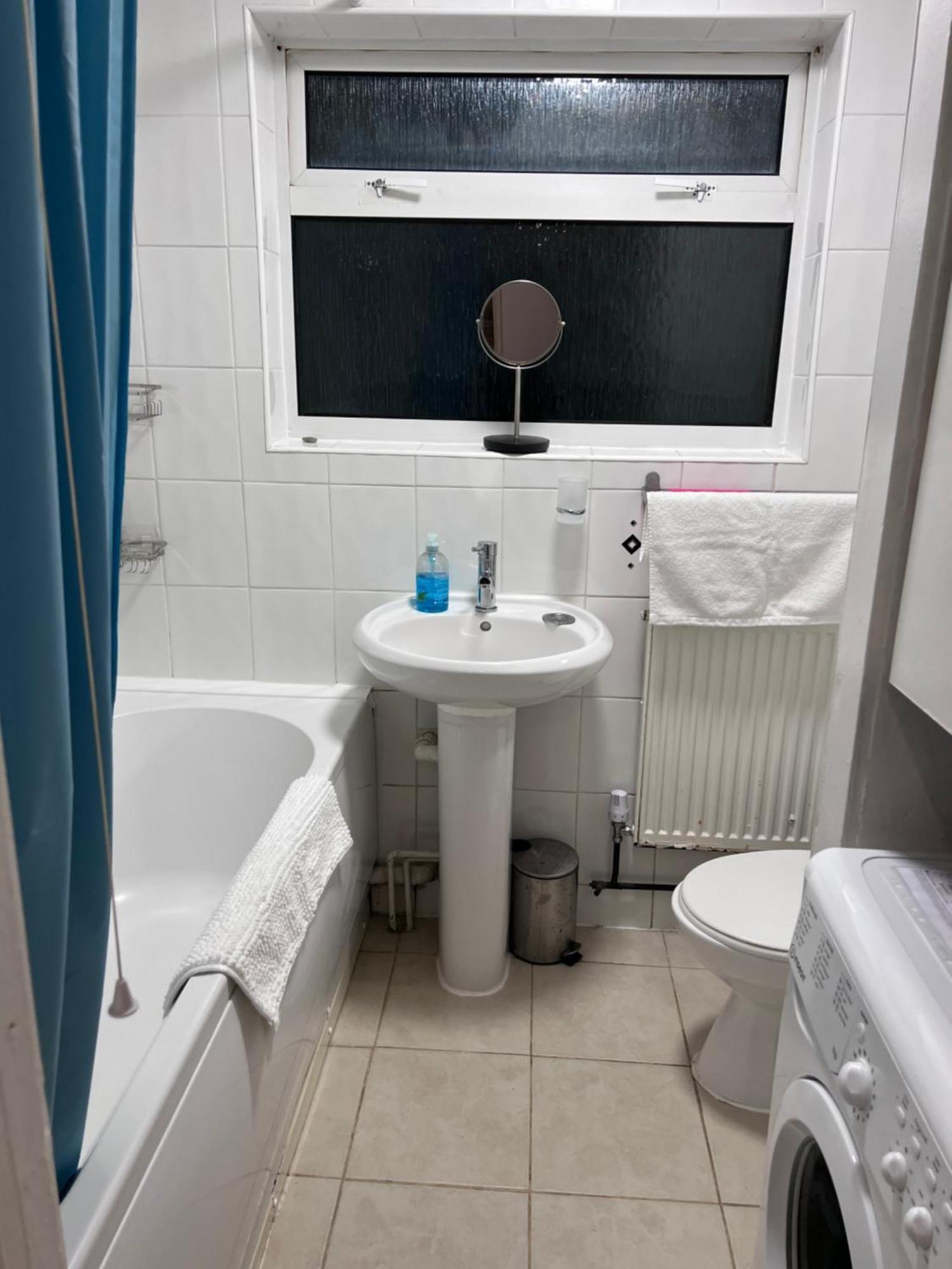Visit Luton With 2 Bedroom - Sleeps 6 Casa vacanze Luton (Bedfordshire)